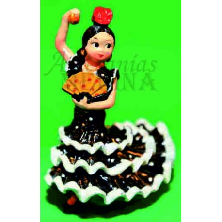Flamenca negra con abanico